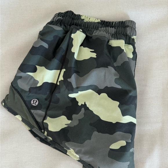 Lululemon size 8 2.5’ - Picture 3 of 4